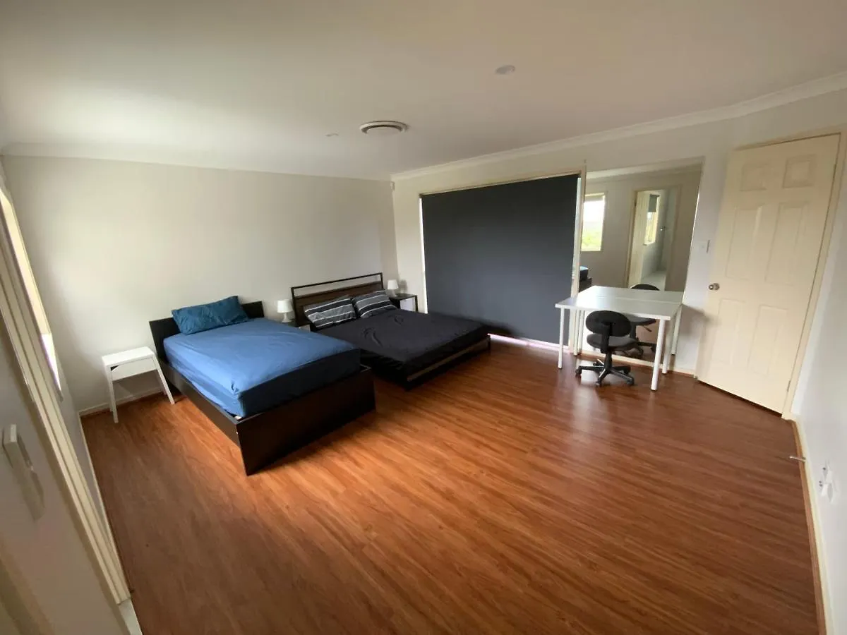 Shared House With Other Guests Near Shopping Center And Theme Parks Lägenhet Guldkusten Australien