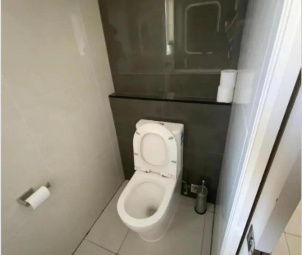 Shared House With Other Guests Near Shopping Center And Theme Parks Apartment Gold Coast Australia