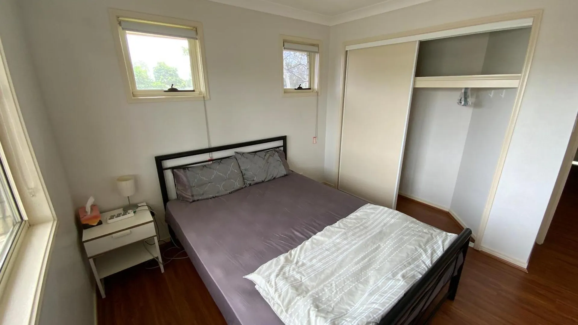 Shared House With Other Guests Near Shopping Center And Theme Parks Apartment Gold Coast Australia
