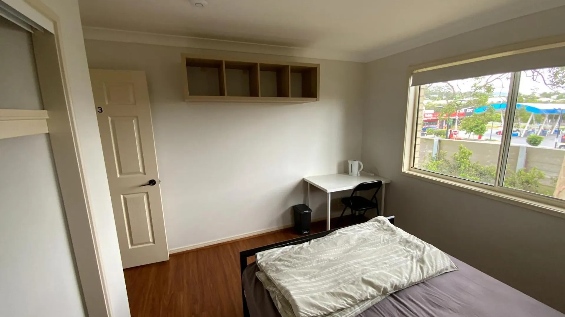 Shared House With Other Guests Near Shopping Center And Theme Parks Apartment Gold Coast