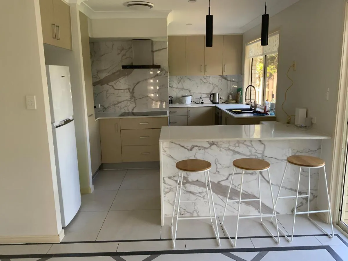 Shared House With Other Guests Near Shopping Center And Theme Parks location