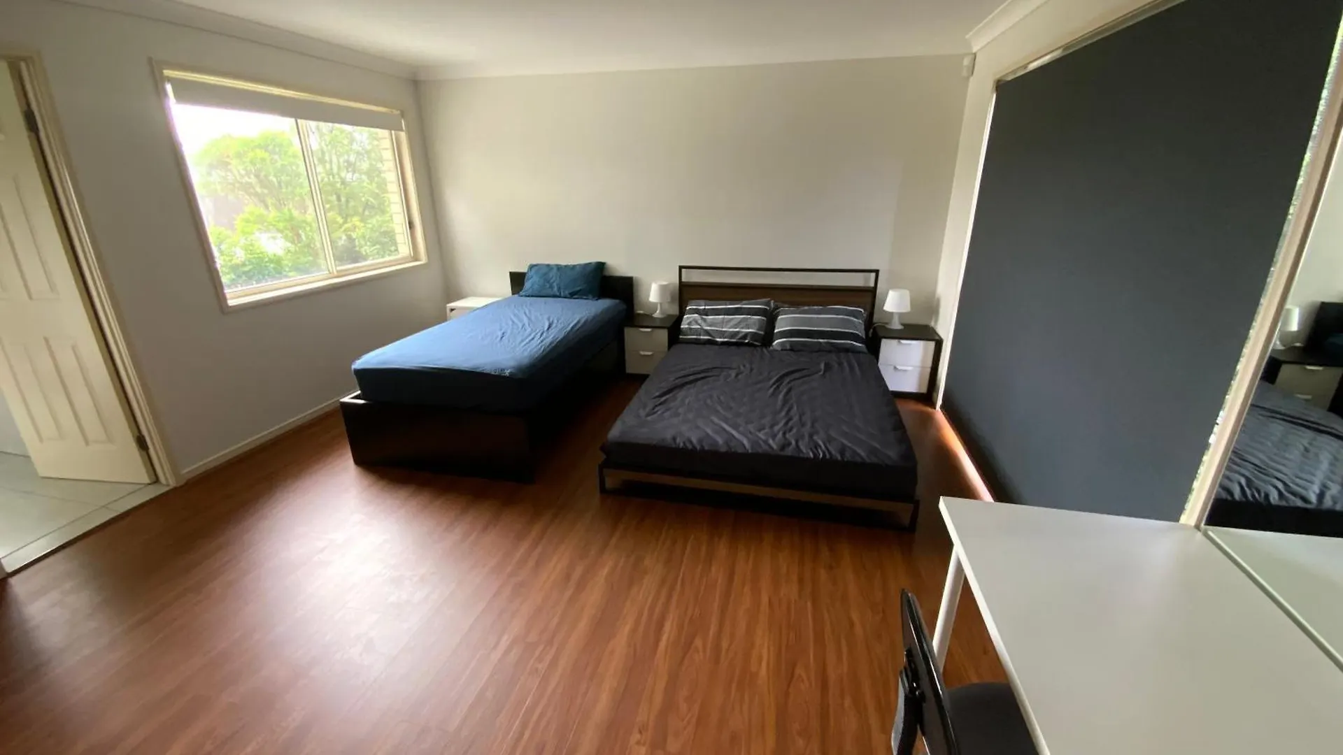 Homestay Shared House With Other Guests Near Shopping Center And Theme Parks Apartment Gold Coast Australia